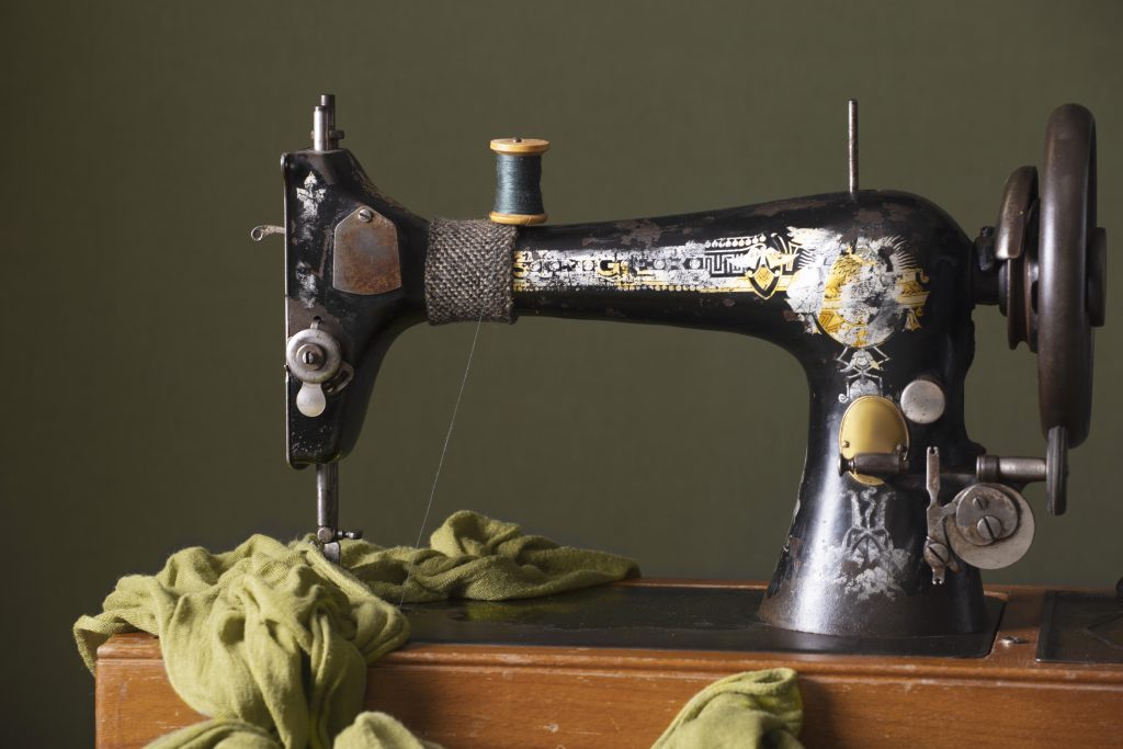 view-vintage-sewing-machine