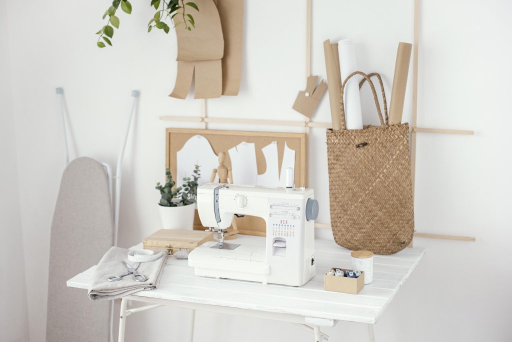 Mini bag sewing machine