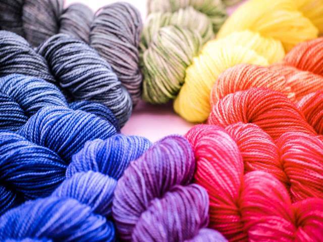 · نخ اکریلیک